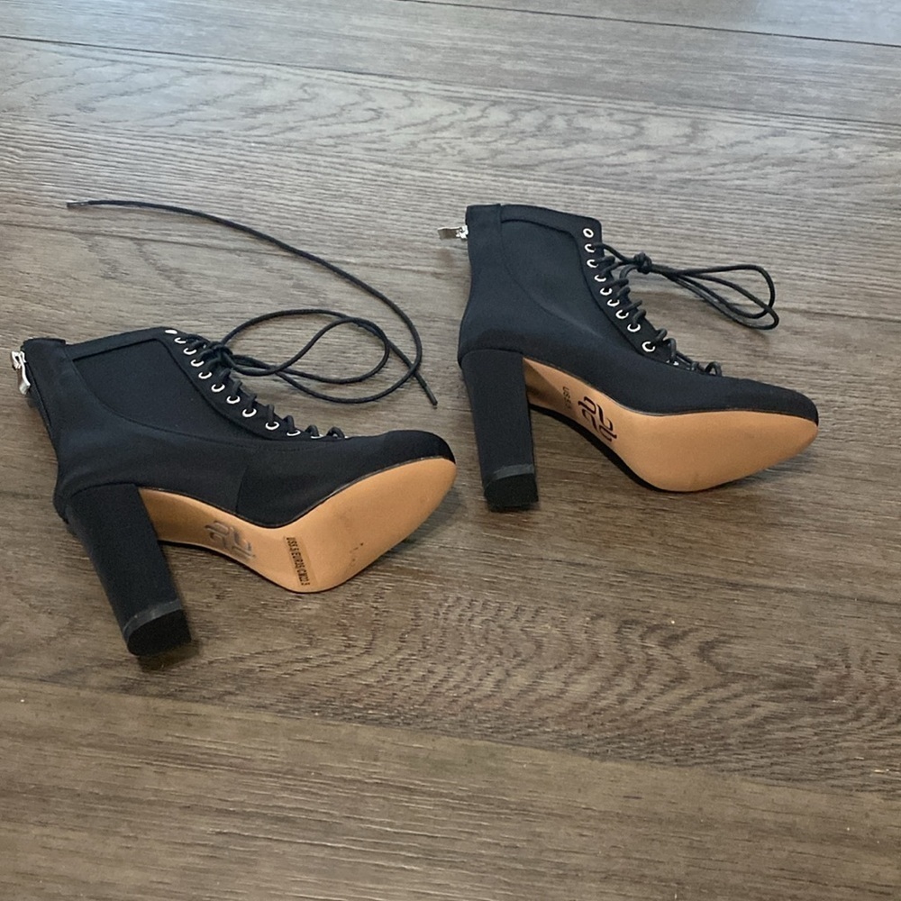 NWT BURJU Savashjay Closed Toe Lace Up Ankle Boots | Black | Size 5.5 - Picture 2 of 9